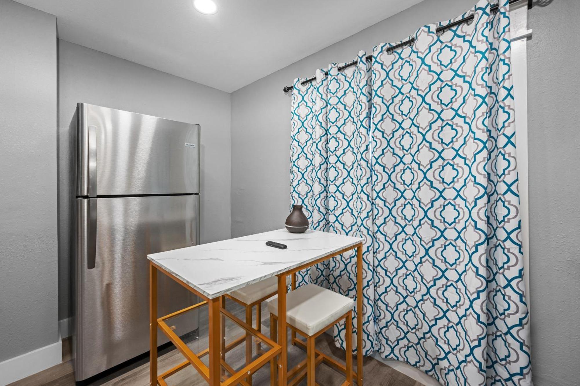 Comfortable 2Br Apt In Vibrant Houston Heights Exterior photo